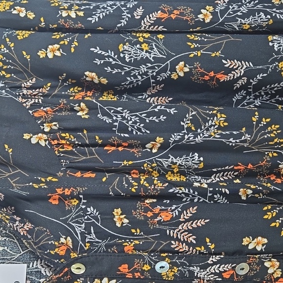 My Danielle Black Floral Top NWT - Picture 2 of 8
